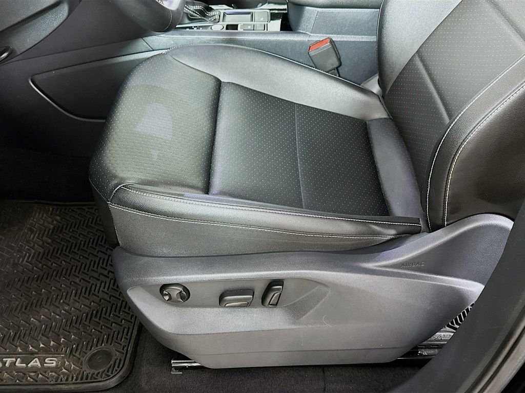 Used 2023 Volkswagen Atlas SE w/ Panoramic Sunroof Package FWD image 10