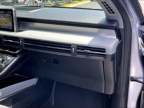 Used 2022 Lincoln Corsair FWD w/ Premium Package image 16
