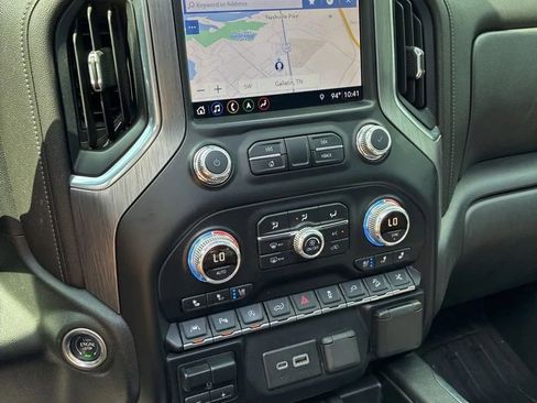 Used 2019 GMC Sierra 1500 Denali w/ Technology Package AWD/4WD image 16