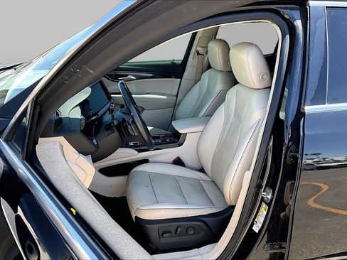 Used 2021 Buick Envision Essence FWD image 24