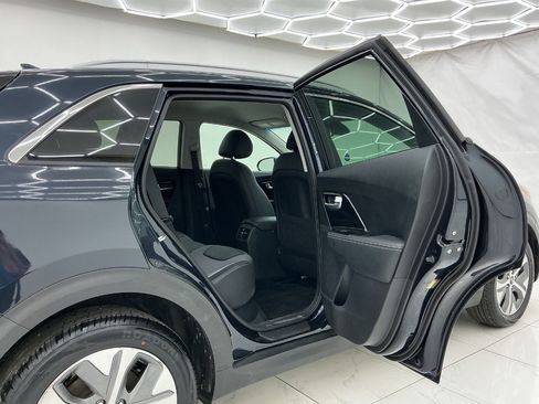 Used 2020 Kia Niro EX w/ Cold Weather Package FWD image 23
