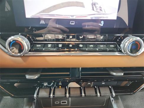 New 2026 GMC Canyon AT4 image 29