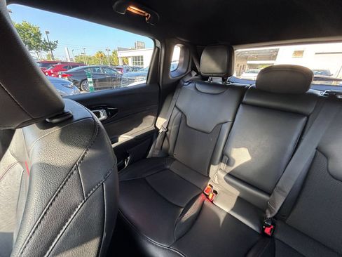 Used 2025 Jeep Compass Trailhawk AWD/4WD image 37