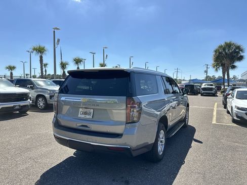 Used 2024 Chevrolet Suburban LT image 8