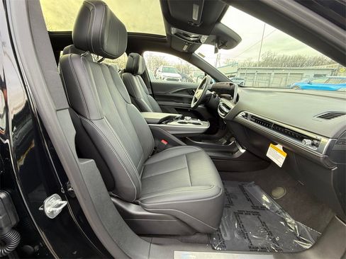 Used 2024 Cadillac Lyriq Luxury image 29