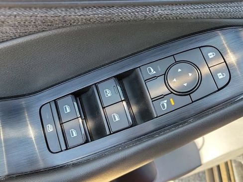 Used 2023 Nissan Rogue FWD image 9