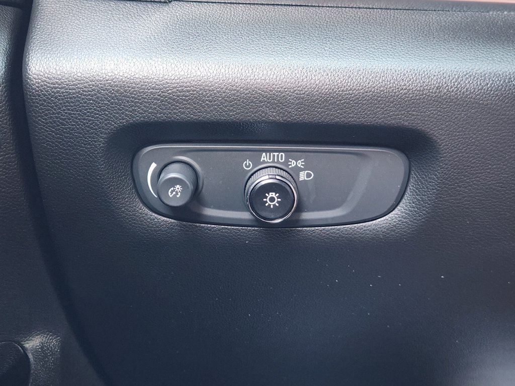 Used 2023 Chevrolet Traverse Premier w/ Redline Edition FWD image 20