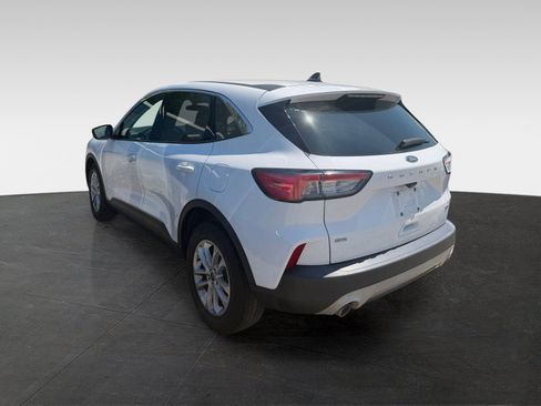 Used 2021 Ford Escape SE FWD image 3