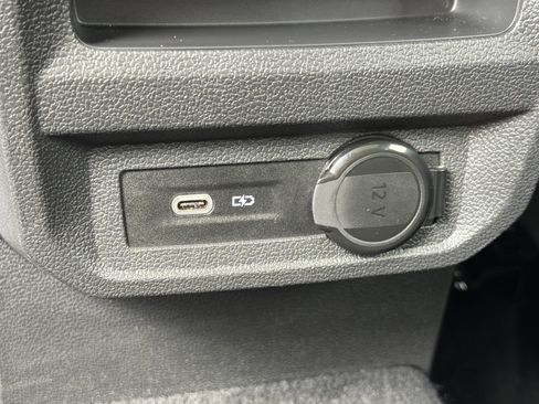 Used 2021 Volkswagen Tiguan SE FWD image 20