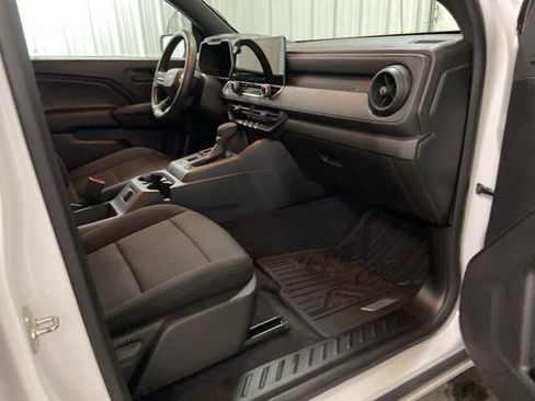 Used 2024 Chevrolet Colorado W/T image 16
