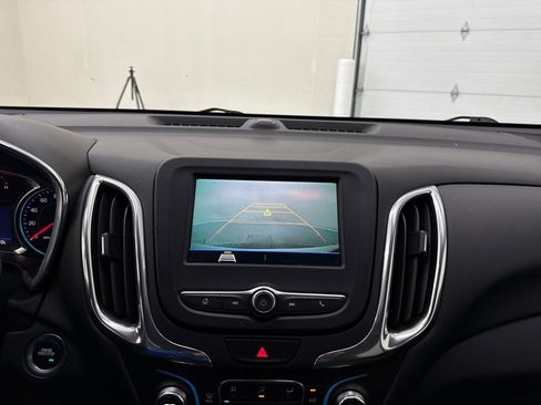 Used 2019 Chevrolet Equinox LT image 18