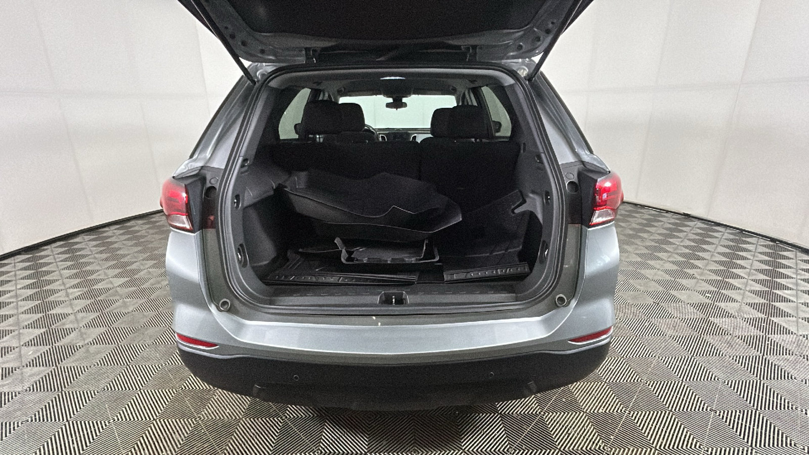 Used 2024 Chevrolet Equinox LS w/ LS Convenience Package AWD/4WD image 33