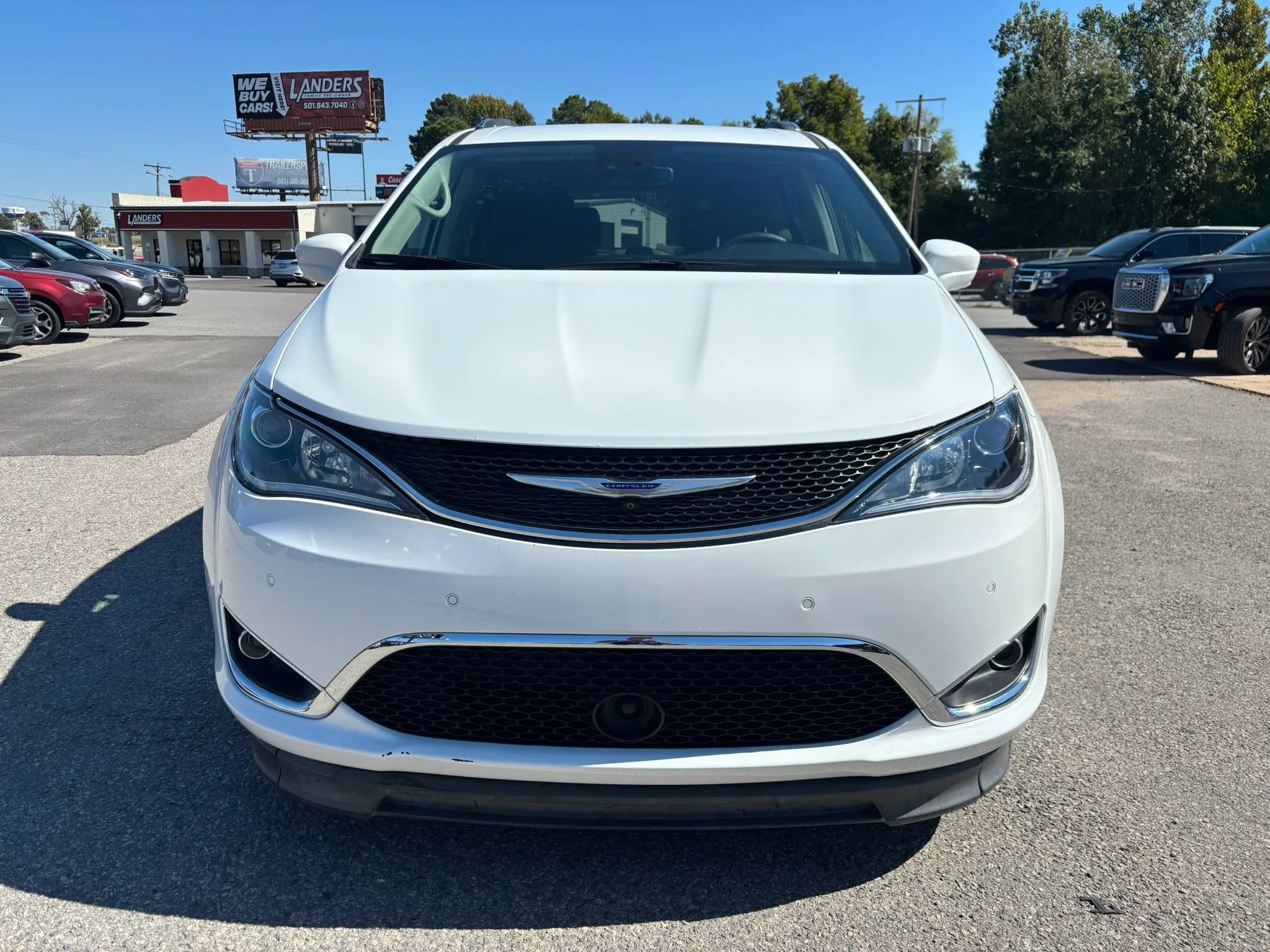Used 2020 Chrysler Pacifica Touring-L Plus w/ Tire & Wheel Group FWD image 8