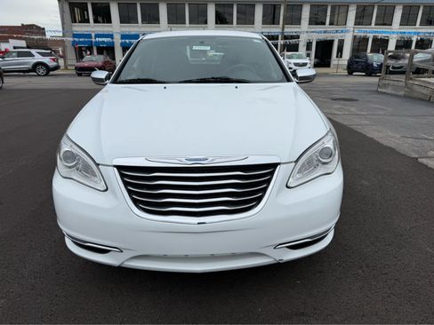 Used 2012 Chrysler 200 Limited FWD image 3