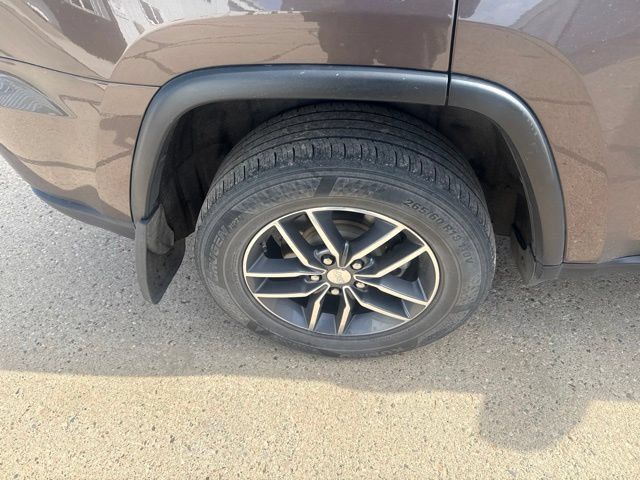 Used 2017 Jeep Grand Cherokee Limited AWD/4WD image 15
