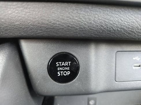 Used 2025 Nissan Rogue SL FWD image 29