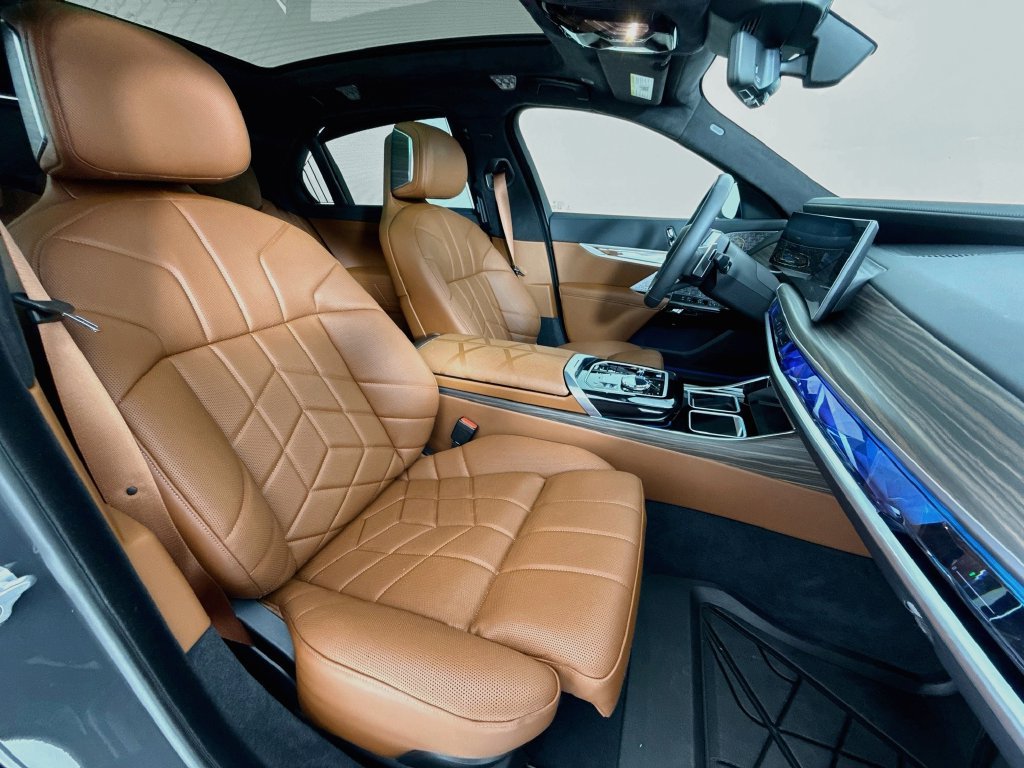Used 2026 BMW 760i xDrive AWD/4WD image 29