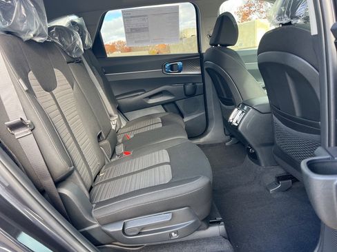 New 2026 Kia Sorento LX image 13