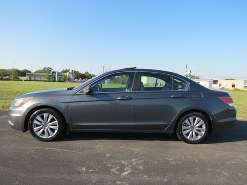Used 2011 Honda Accord EX-L image 3