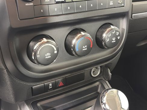 Used 2014 Jeep Patriot Sport w/ Power Value Group image 20