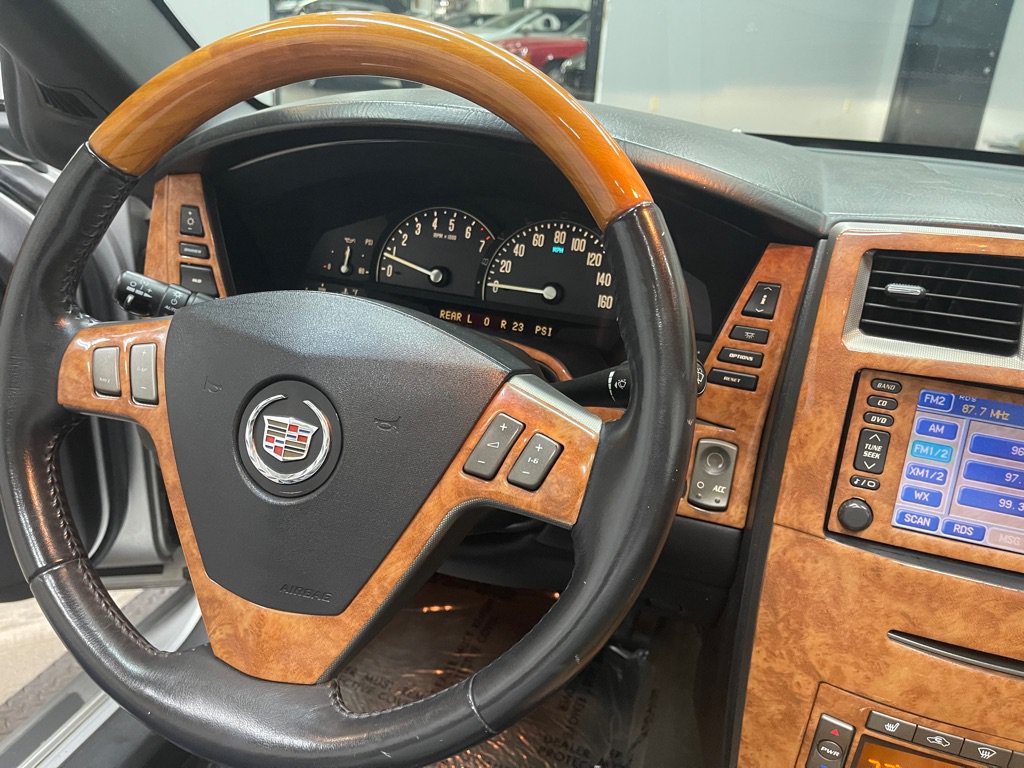 Used 2006 Cadillac XLR RWD image 30