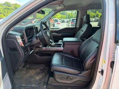 Used 2025 Ford F250 Lariat w/ Black Appearance Package AWD/4WD image 15