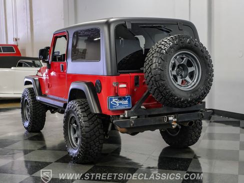 Used 2005 Jeep Wrangler Unlimited Rubicon w/ Security Group AWD/4WD image 11