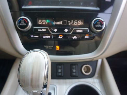 Used 2016 Nissan Murano SL FWD image 11
