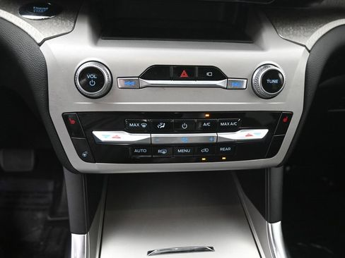 Used 2023 Ford Explorer Timberline image 9