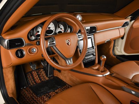 Used 2009 Porsche 911 Carrera S RWD image 4