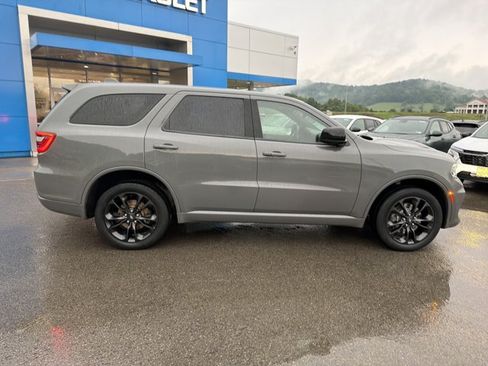 Used 2022 Dodge Durango GT w/ Blacktop Package AWD/4WD image 3