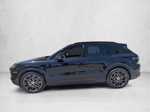 Used 2024 Porsche Cayenne S AWD/4WD image 9