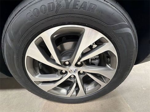 Used 2023 Buick Envision Essence image 61