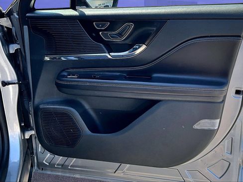 Used 2022 Lincoln Corsair AWD w/ Premium Package image 28