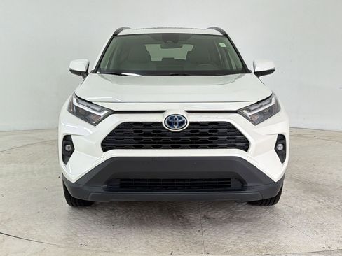 Used 2022 Toyota RAV4 XLE Premium AWD/4WD image 6