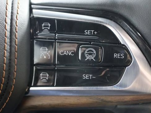 Used 2021 Jeep Grand Cherokee L Summit w/ Advanced Protech Group IV AWD/4WD image 12