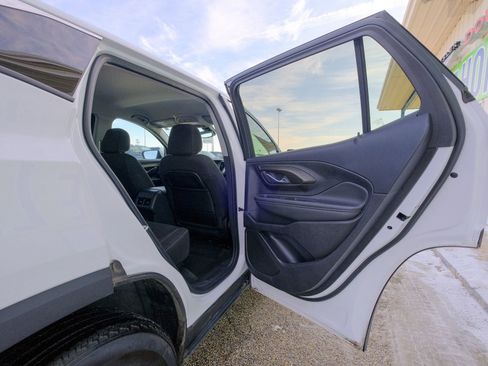 Used 2024 GMC Terrain SLE image 19