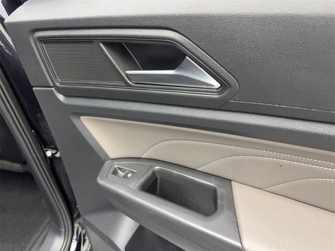 Used 2022 Volkswagen Atlas SE image 45