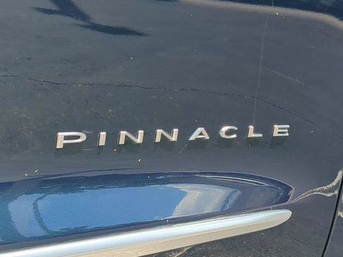 Certified 2022 Chrysler Pacifica Pinnacle FWD image 13