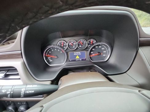 Used 2021 Chevrolet Tahoe Z71 image 16