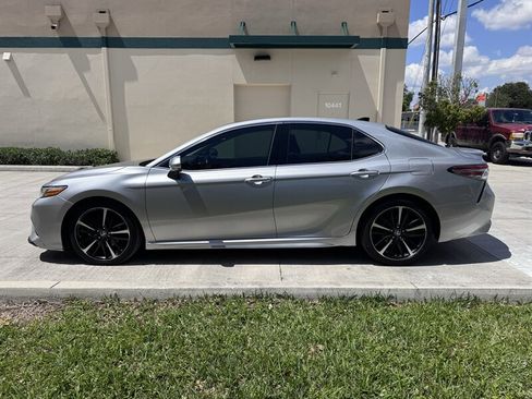 Used 2019 Toyota Camry XSE image 8