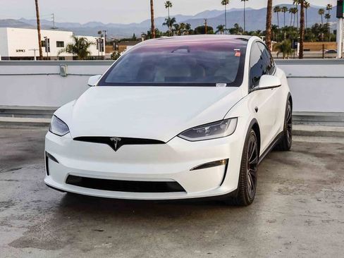 Used 2023 Tesla Model X Plaid image 4