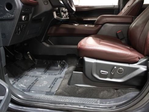 Used 2022 Ford Expedition Max Limited image 23