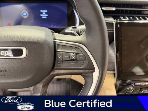 Used 2022 Jeep Grand Cherokee L Limited AWD/4WD image 12