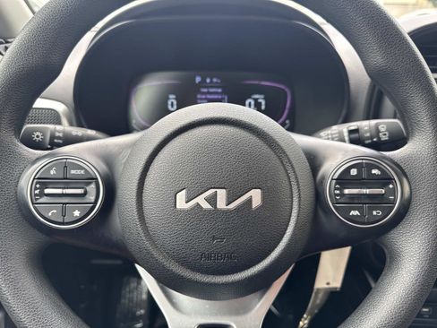 Used 2023 Kia Soul LX FWD image 15