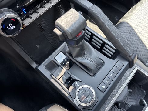 Used 2024 Toyota Tacoma TRD Off-Road w/ TRD Off Road Premium Package AWD/4WD image 24