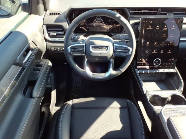 New 2027 GMC Terrain Denali w/ LPO, Floor Liner Package AWD/4WD image 18