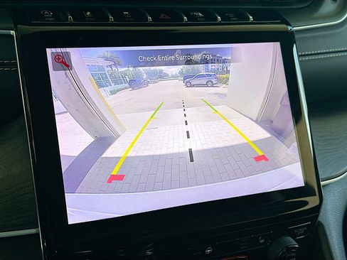 Used 2022 Jeep Grand Cherokee L Limited RWD image 13