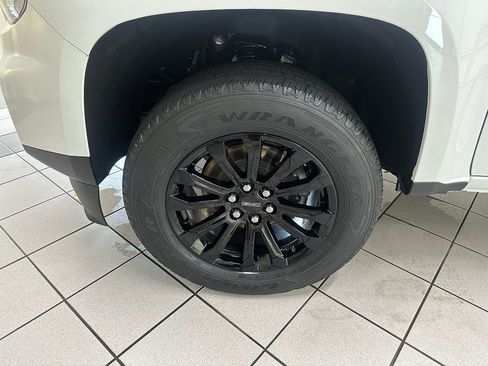 Used 2022 GMC Canyon Elevation RWD image 16