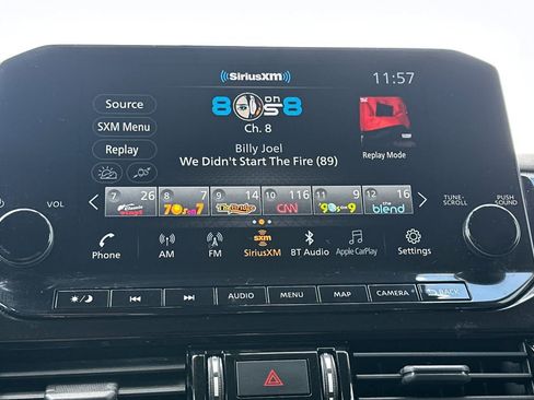 Used 2023 Nissan Pathfinder SL AWD/4WD image 21